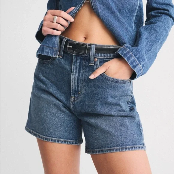 A&F High Rise Dad Short - Picture 3 of 4